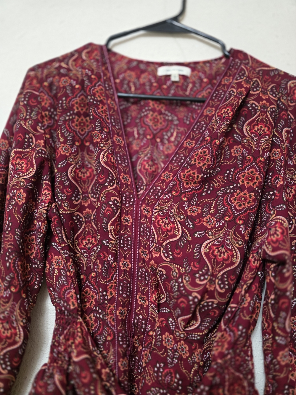 Woven V-Neck Tie-Waist Top in Burnt Red - Picture 6 of 8